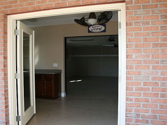 5th image of 1013 Ambleside Ct