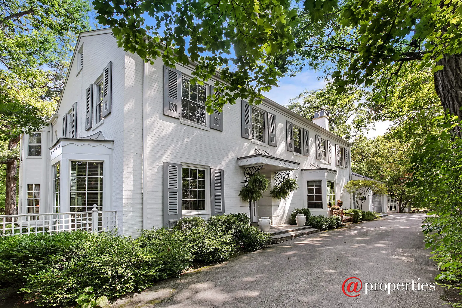793 Sheridan Rd photo 1