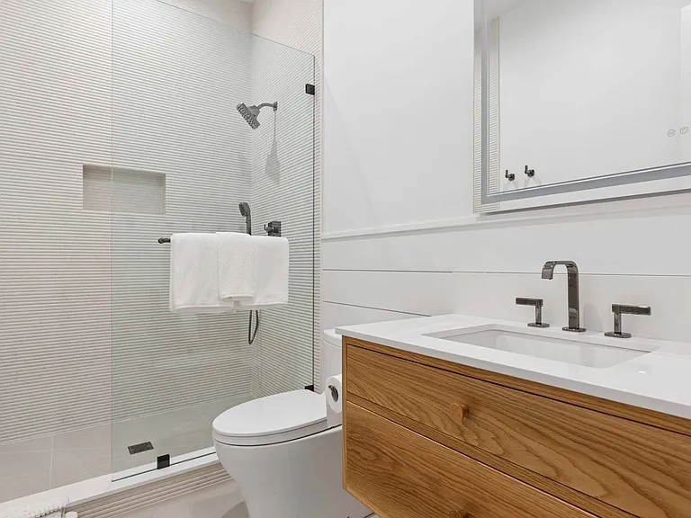 17 Dering Ln — Photo 37