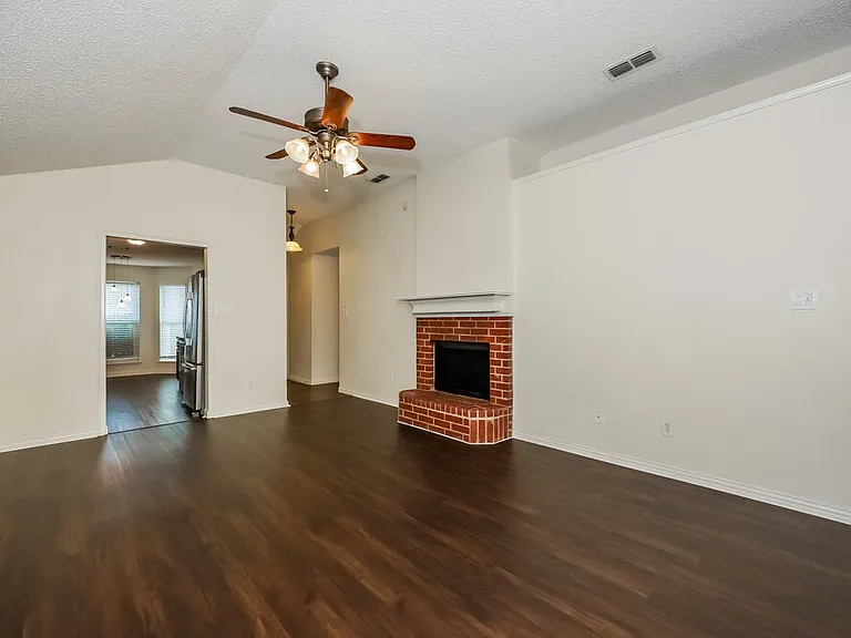 2370 Stagecoach St — Photo 4