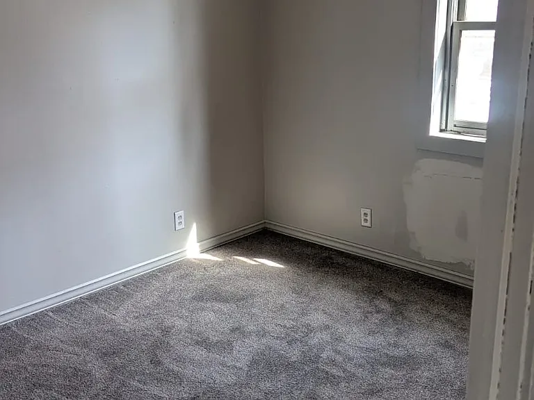 2434 S 9th Pl — Photo 3