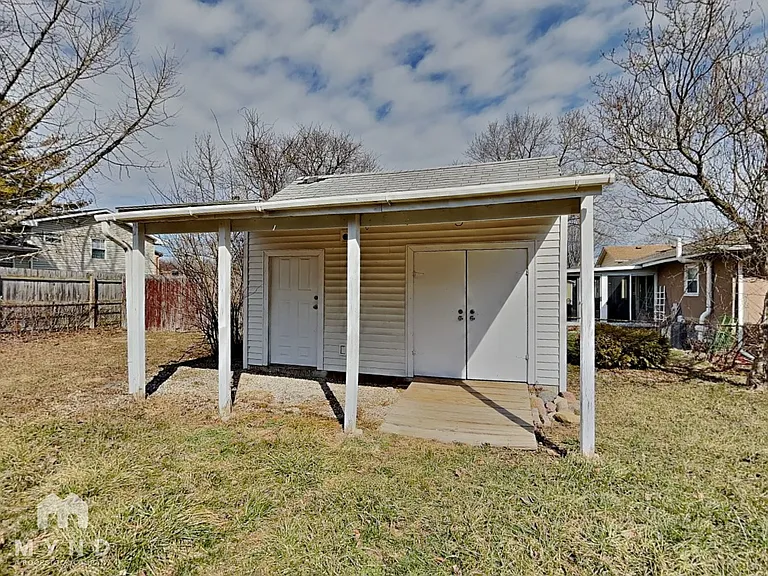 1349 Westshire Rd — Photo 14