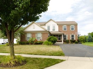 6 Steiner Ct, Algonquin, IL 60102