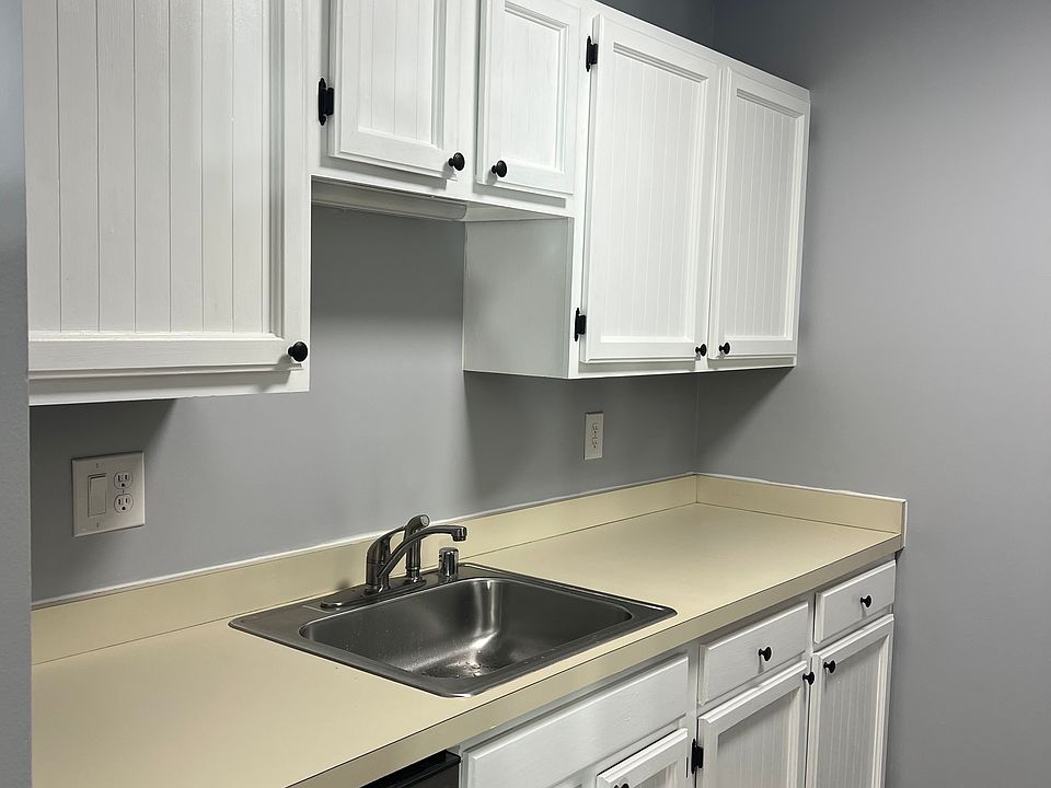 1st image of 44755 Woodlake Ct #755