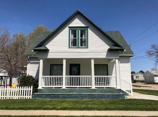 808 3rd St, Alma, NE 68920