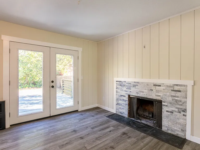 2812 N Fruitland Ln — Photo 2