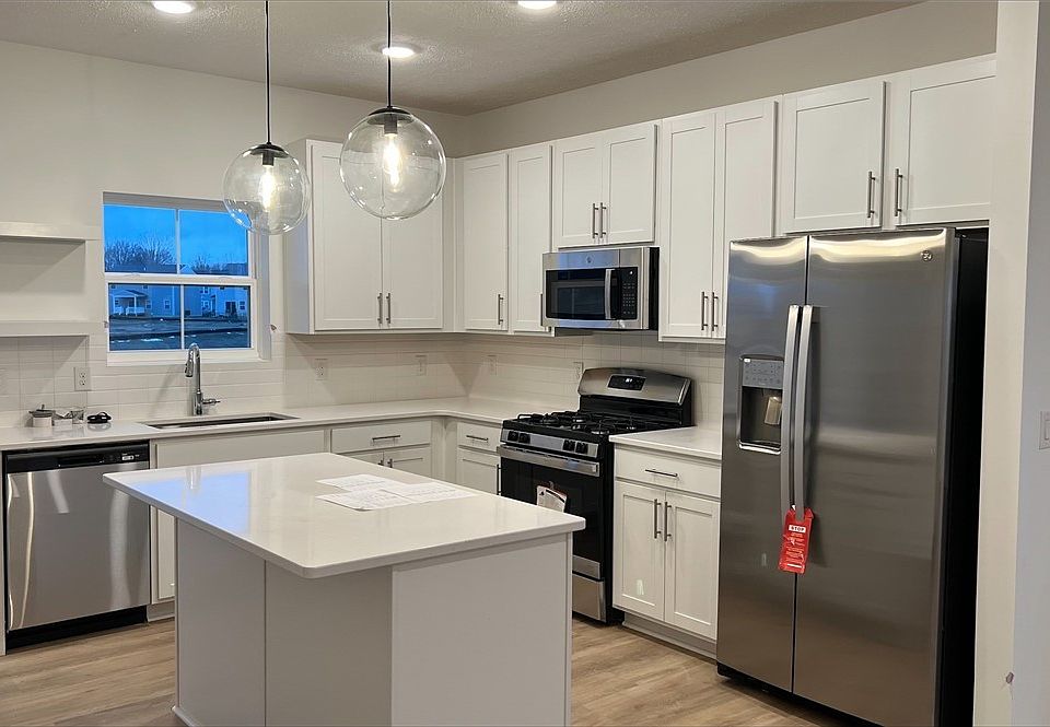 2nd image of 615 Cedarwood Trl