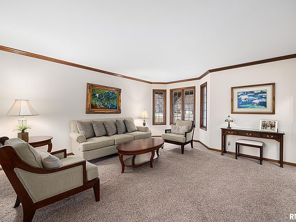 5th image of 1312 W Wexford Pl