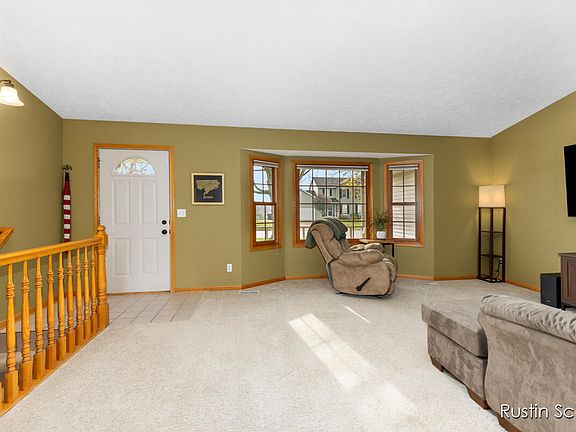 3rd image of 3799 Black Creek Dr