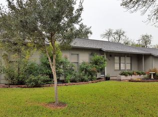 807 Lantana St, Refugio, TX 78377