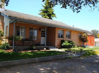 613 Lakeview Rd, Watsonville, CA 95076