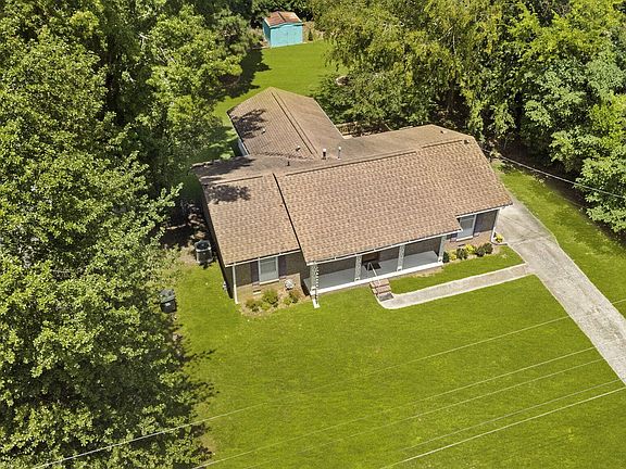 3rd image of 3711 Columbia Dr