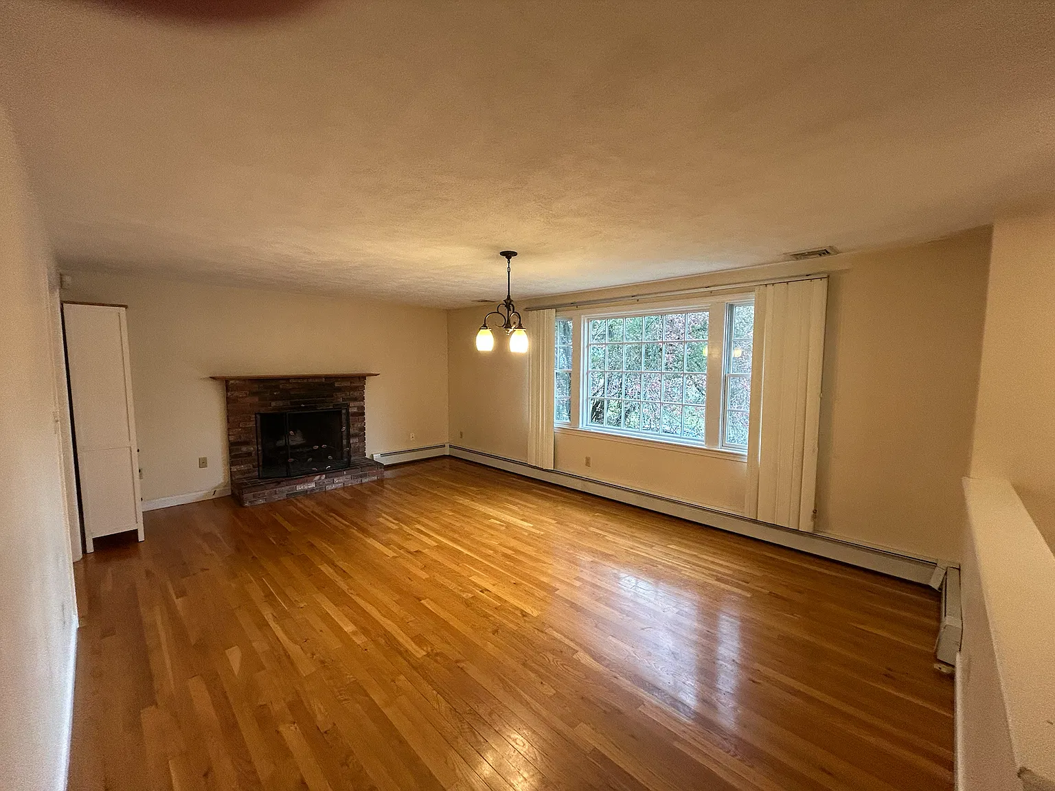 4 bed, 3000 sqft, $7,400 — Photo 3