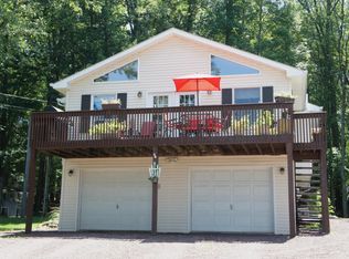 205 Trapper Springs Ln, Drums, PA 18222
