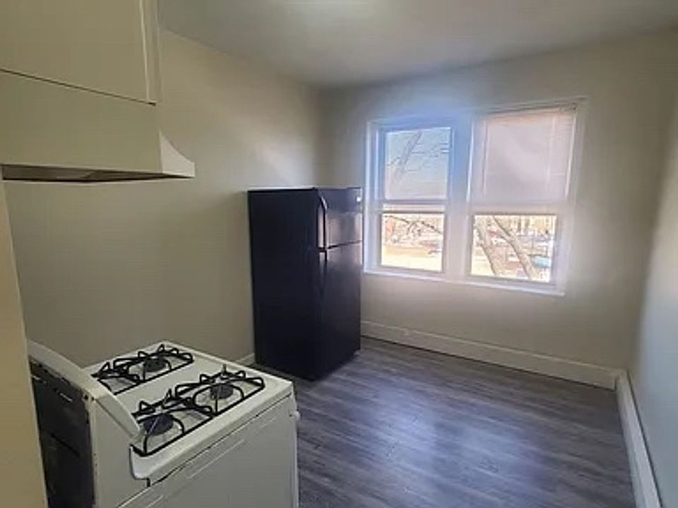 1st image of 4-14 Abbotsford St #14ABB-09