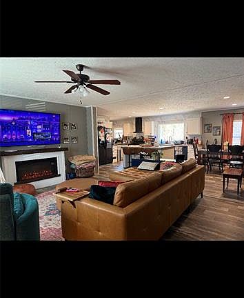 2nd image of 155 Lawrence Rd #273
