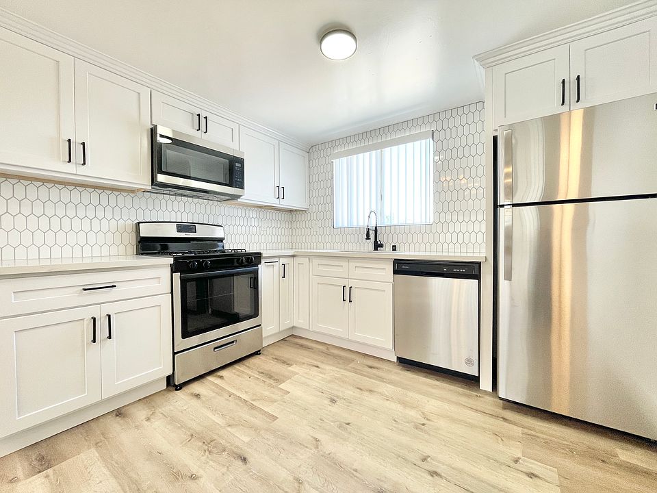 1st image of 11432 Cedar Ave #2
