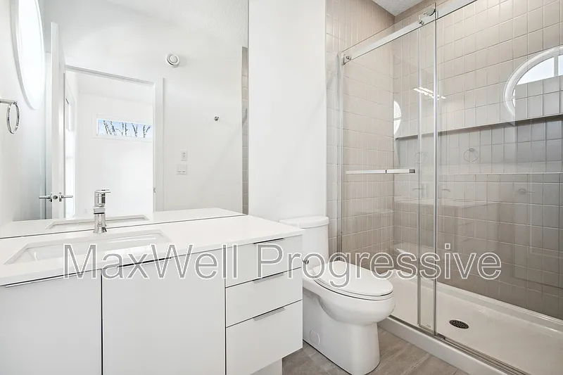 93rd St NW #7136