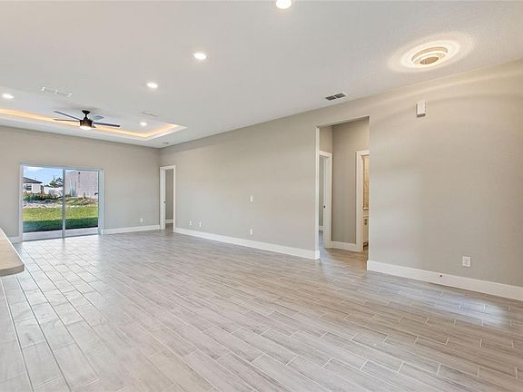 5th image of 119 Tulip Ln