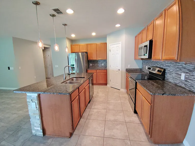 2213 Waukegan Dr — Photo 4