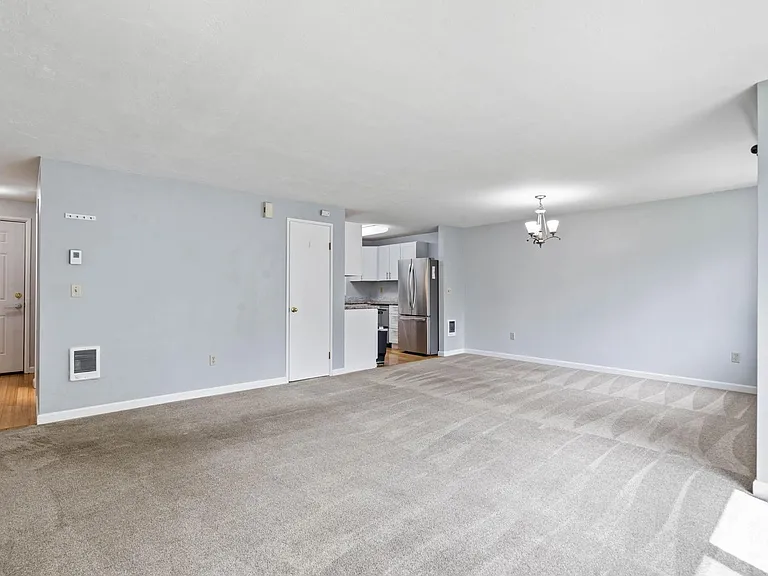 3433 McNary Pkwy #302 — Photo 5