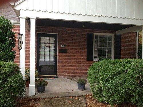 3rd image of 5211 Forest Hill Ave