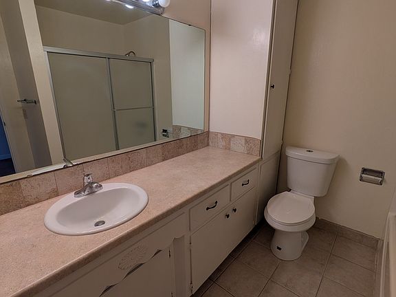 2nd image of 416 Estrella Ave #0