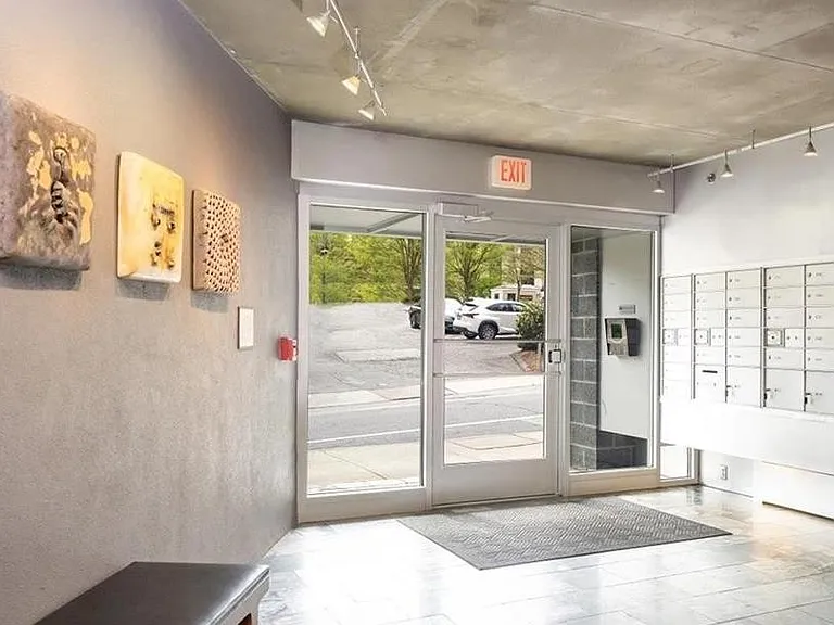 Building Entry Foyer/Lobby/Mail