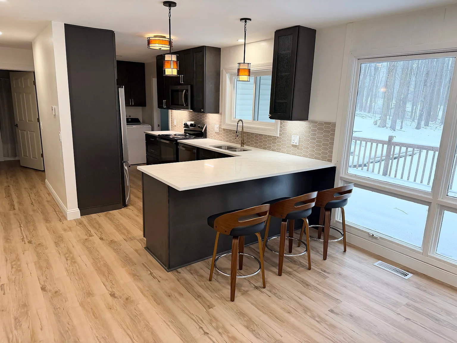 2 bed, 1.5 bath, 1276 sqft, $2,600 — Photo 2