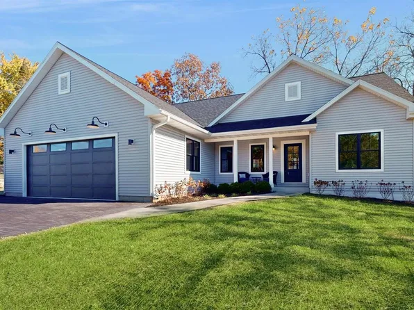 N3242 Hickory ROAD, Lake Geneva, WI 53147