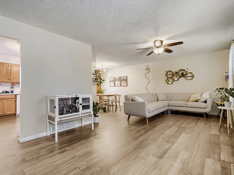 245 Lanfare Pl — Photo 9