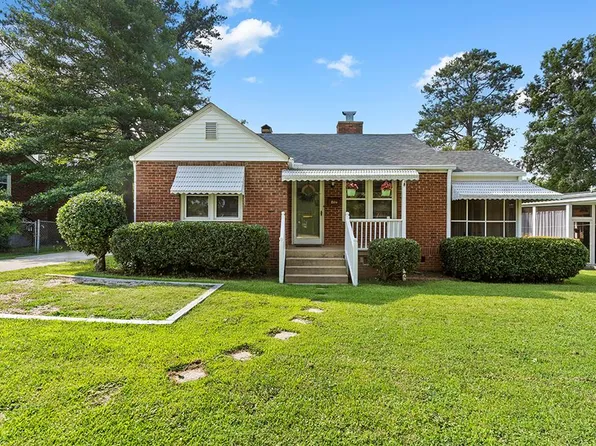 220 Laurel Ave W, Greenwood, SC 29649