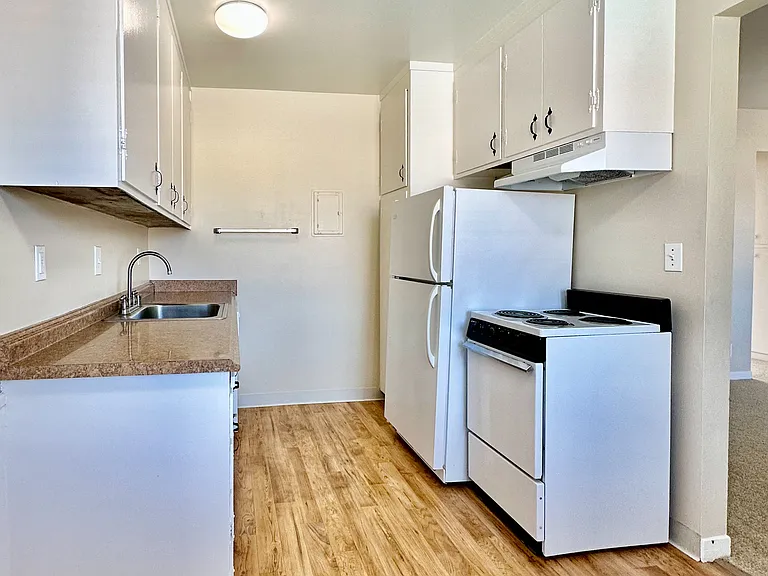Garden Glen Apartments — Photo 19