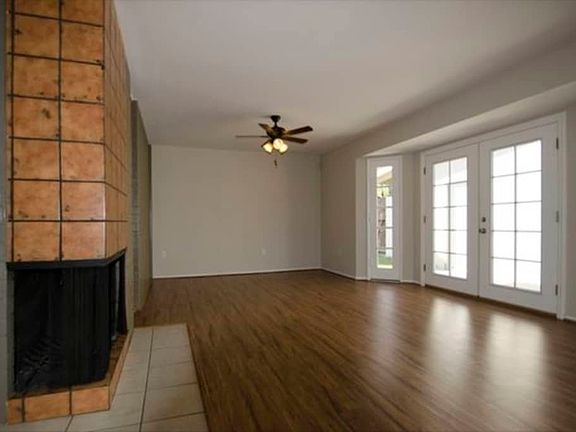 3rd image of 449 W 53rd St