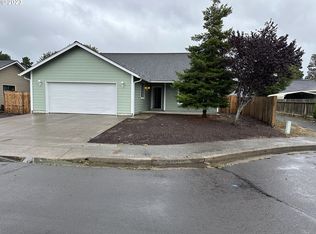 3410 E Myrtle Loop, Florence, OR 97439