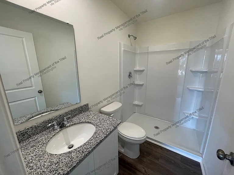 305 Pearson Dr — Photo 11