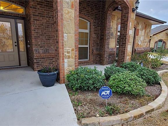 3rd image of 1114 Dark Wood Dr