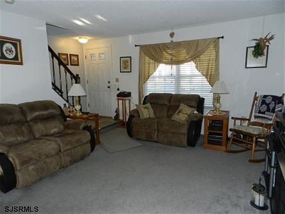 2nd image of 32 Seneca Dr #1054