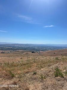 Nna Roza Hill Dr, Yakima, WA, 98901