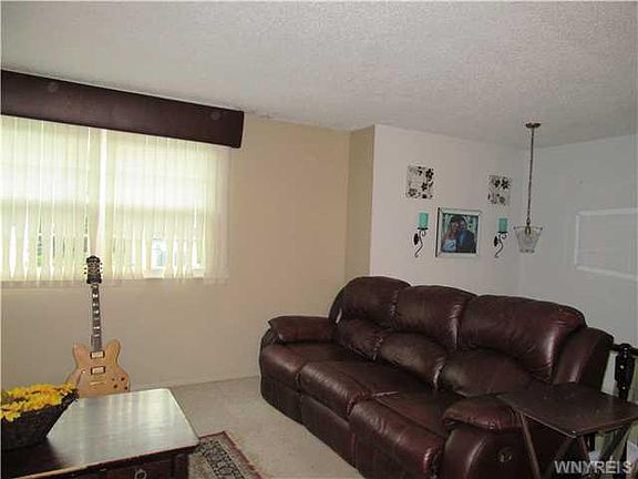 3rd image of 7109 Brandywine Dr