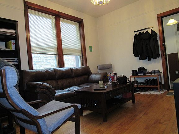 3rd image of 2551 W Cortez St APT 2R