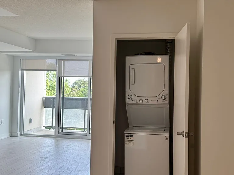 4010 Eglinton Ave W #417 — Photo 18