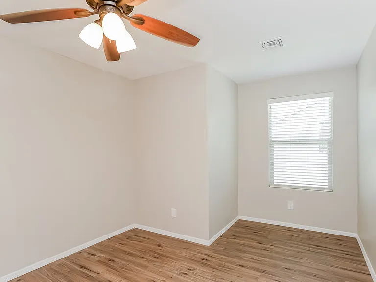 825 S Swallow Ln — Photo 17