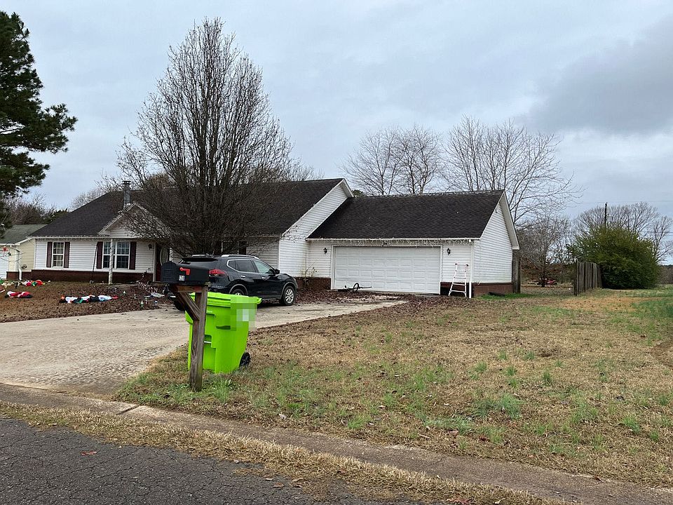 1st image of 128 Cedarwood Dr