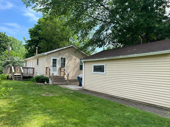 5021 Woodland Rd, Mound, MN 55364