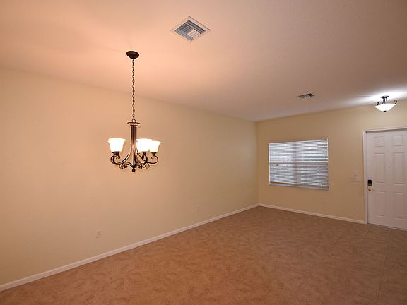 5th image of 10422 Yarrow Dr