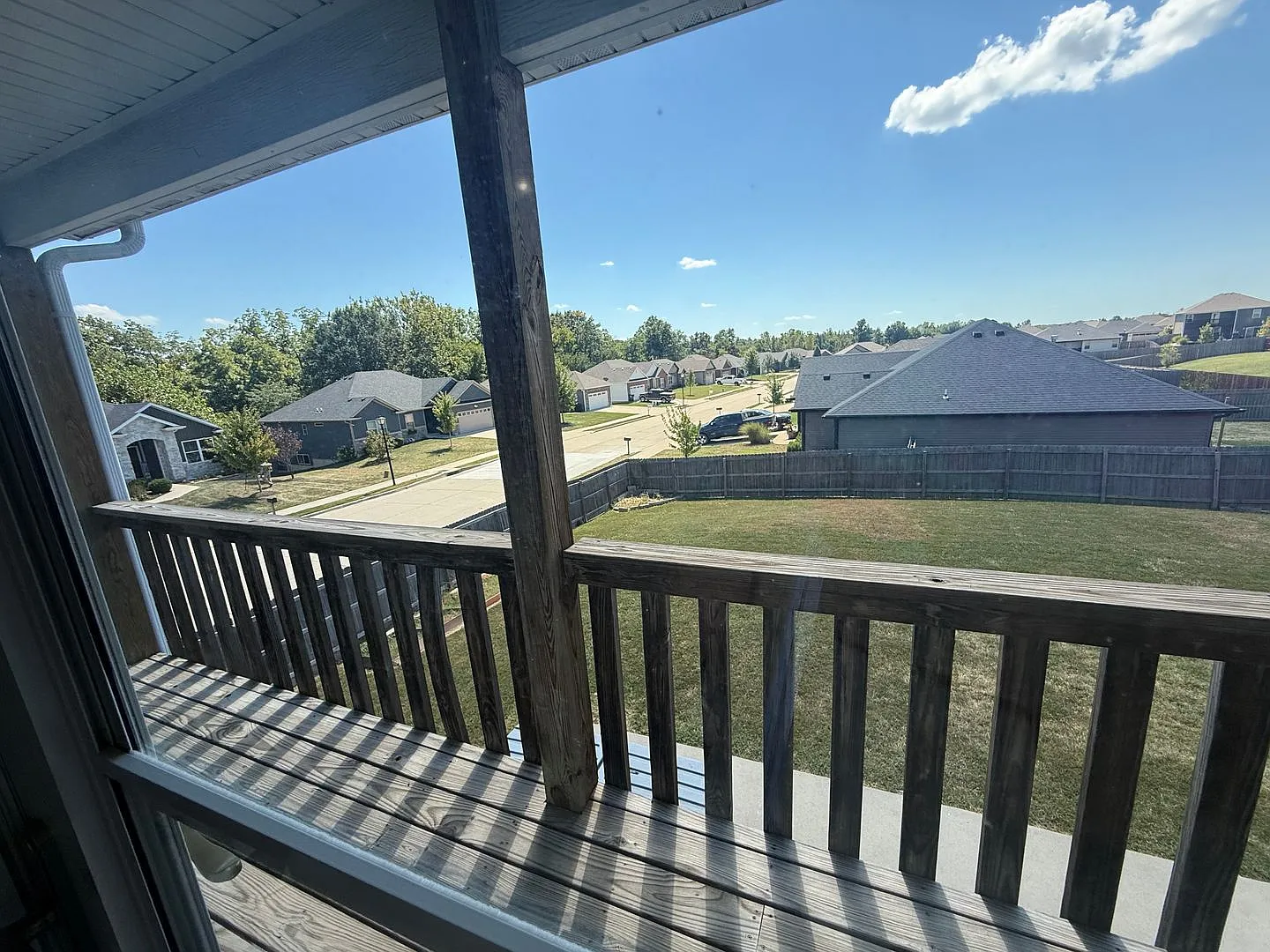 Spacious 4-Bedroom, 2.5-Bathroom 1.5-Story Home with 3-Car Garage — Photo 4