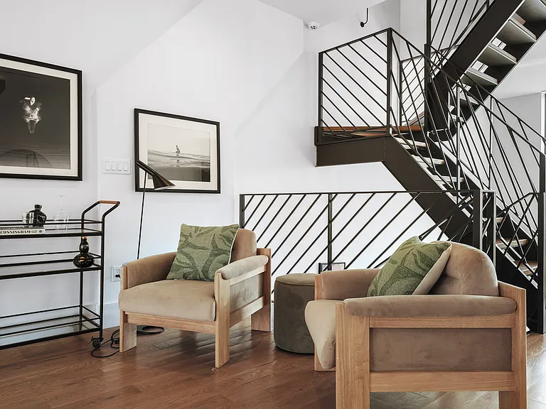 428 Van Brunt St #1 — Photo 32