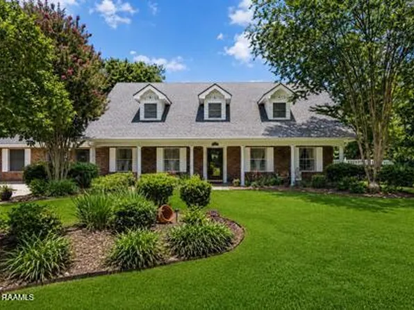 208 Pembroke Ln, Lafayette, LA 70508