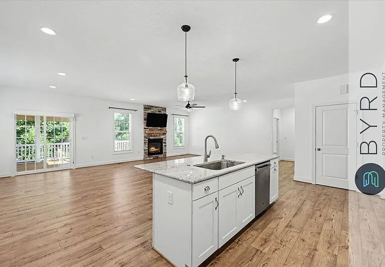 9001 Sharpe Ct — Photo 14